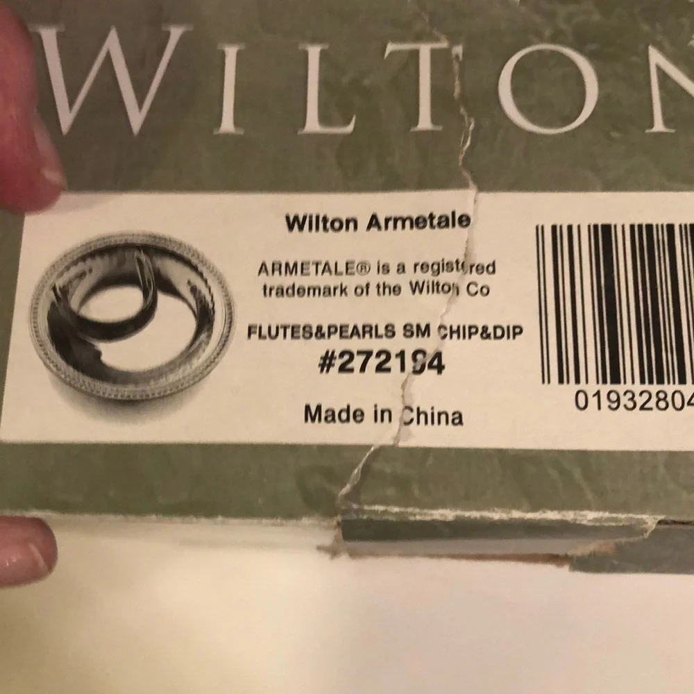 Wilton Armetale chip dip (new), flutes & pearls design
